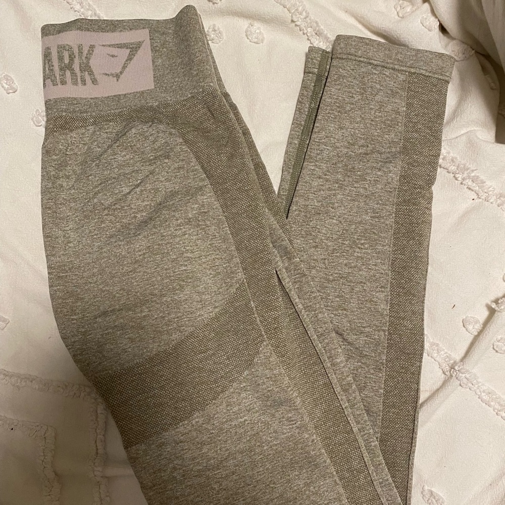 Gymshark booty contour light green leggings